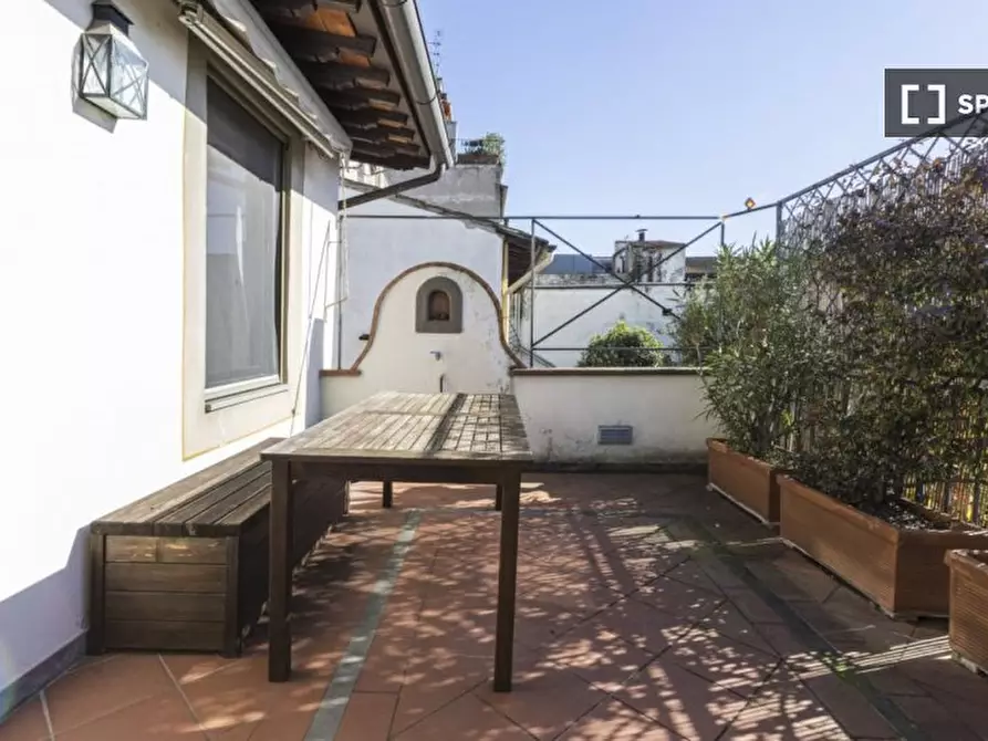 Immagine 10 di Appartamento in affitto  in Borgo S. Frediano a Firenze