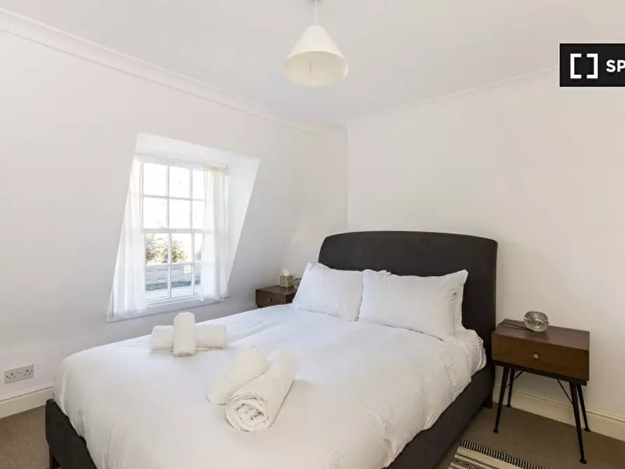 Immagine 12 di Appartamento in affitto  in a Ledbury Mews North a Kensington