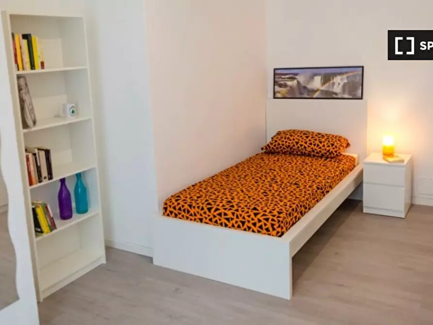 Immagine 3 di Camera condivisa in affitto  in Piazza Emanuele Filiberto a Torino