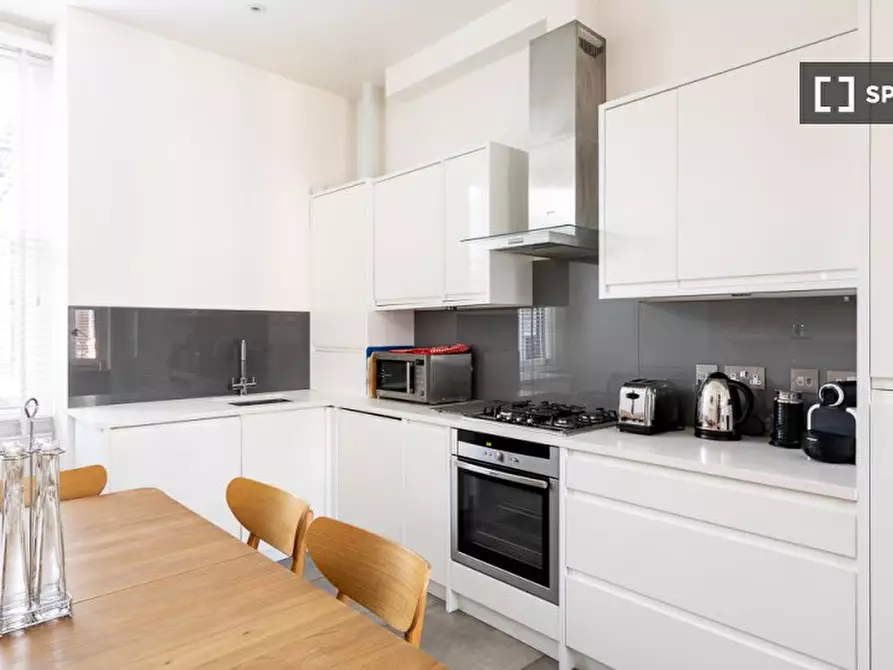 Immagine 13 di Appartamento in affitto  in Balliol Road a Kensington