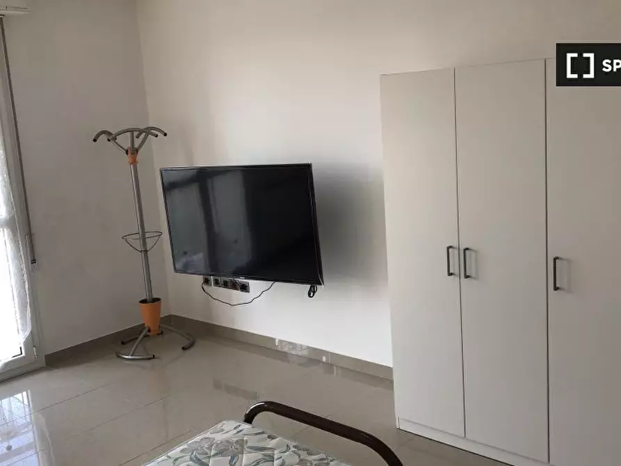 Immagine 3 di Camera condivisa in affitto  in Via Alessandro Litta Modignani, 20161 Milano MI, Italy a Milano