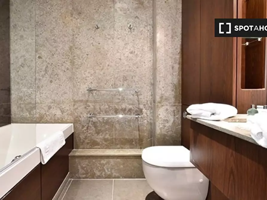 Immagine 7 di Appartamento in affitto  in St George’s Wharf  tower a Lambeth