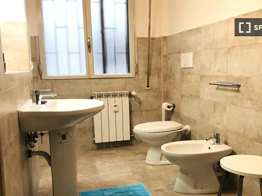 Immagine 11 di Camera condivisa in affitto  in Via Francesco Orestano a Roma