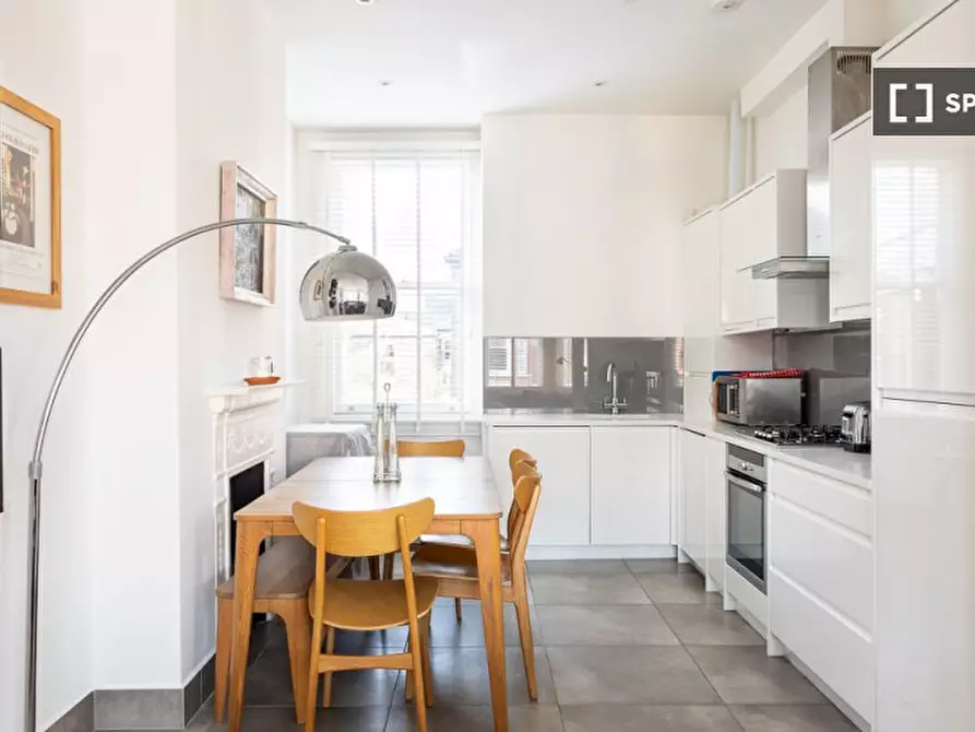 Immagine 15 di Appartamento in affitto  in Balliol Road a Kensington