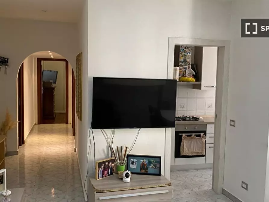 Immagine 19 di Appartamento in affitto  in Via Gian Luca Squarcialupo a Roma