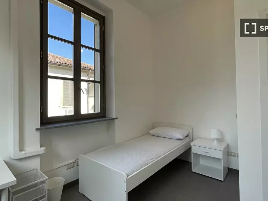 Immagine 3 di Camera condivisa in affitto  in Via Garegnano a Milano