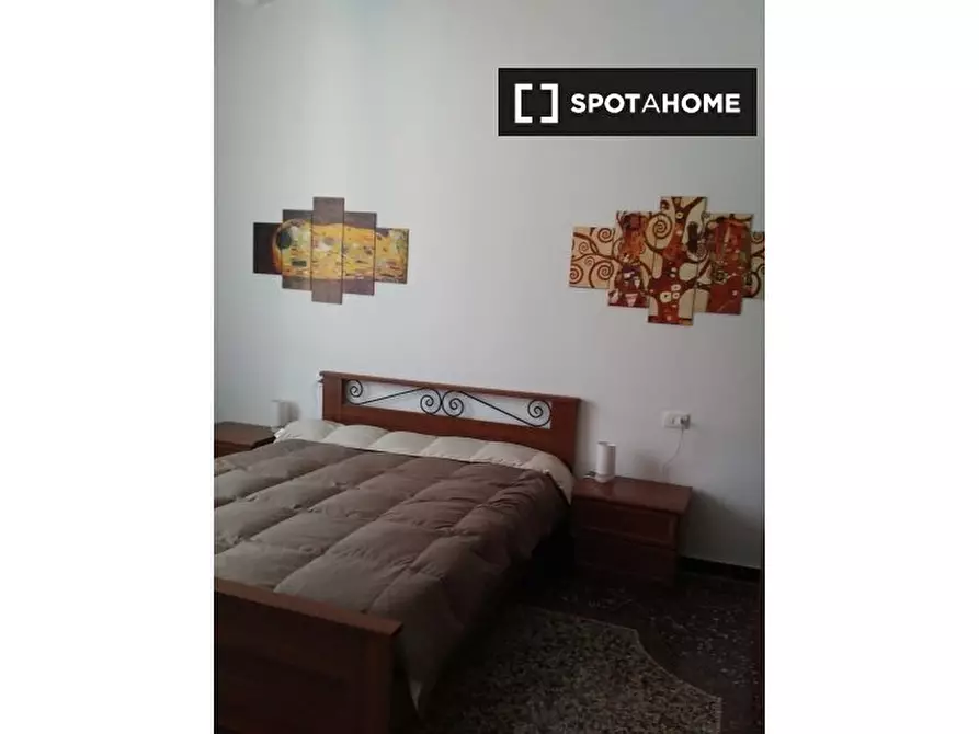 Immagine 6 di Camera condivisa in affitto  in Via Venezia a Genova