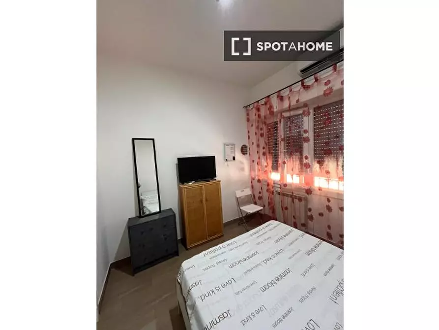 Immagine 19 di Appartamento in affitto  in Via Rocca di Papa a Roma