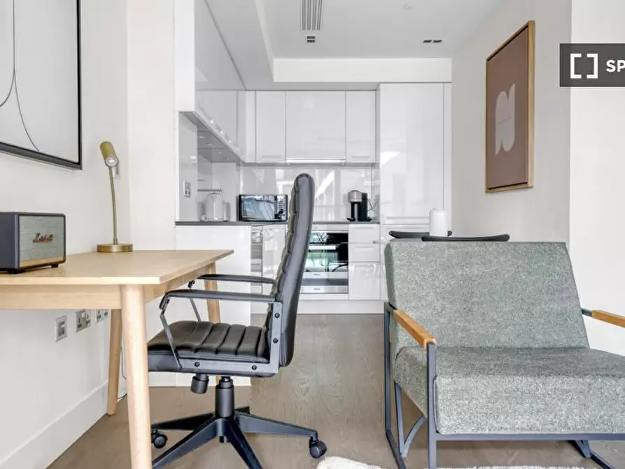 Immagine 2 di Appartamento in affitto  in Radnor Terrace a Hammersmith