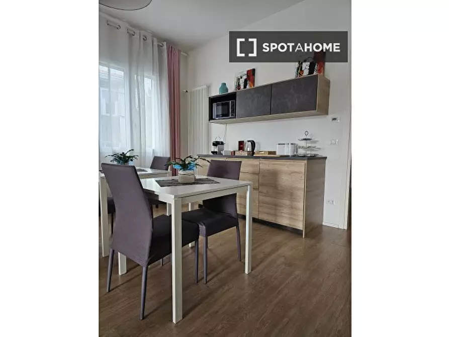 Immagine 16 di Camera condivisa in affitto  in Via Avellino a Padova