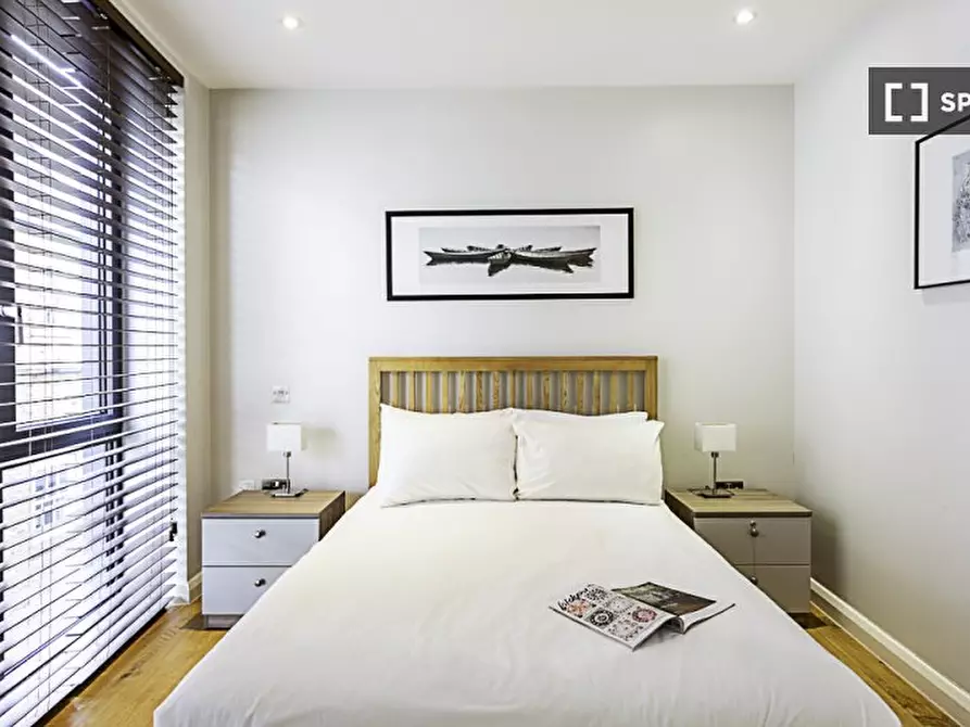 Immagine 3 di Appartamento in affitto  in Whetstone Park a Camden Town