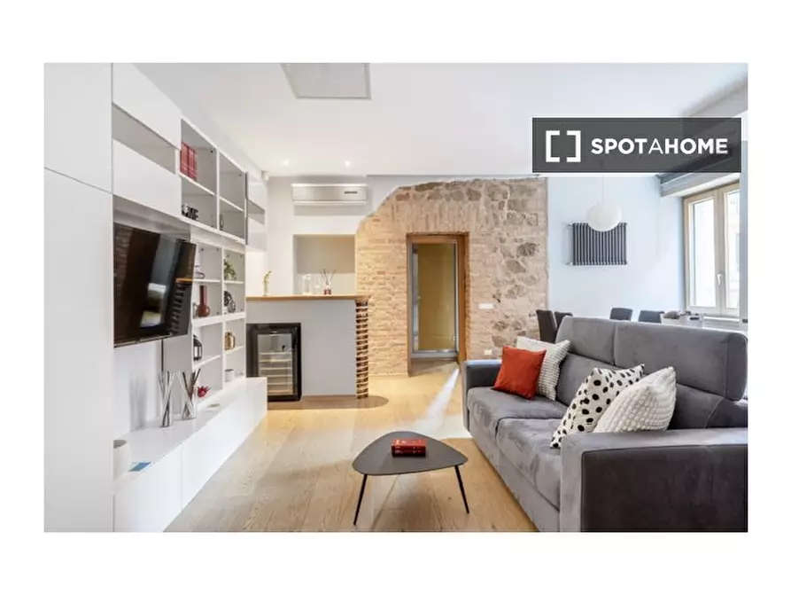 Immagine 1 di Appartamento in affitto  in Via Edoardo Jenner a Roma