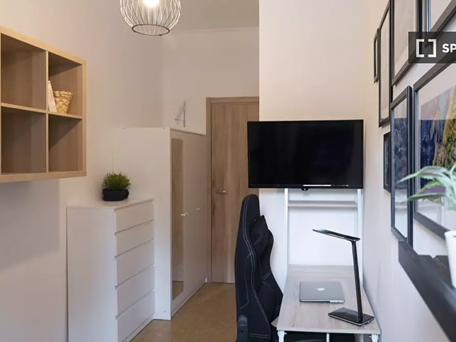 Immagine 2 di Camera condivisa in affitto  in Via Emilio Faà di Bruno a Milano