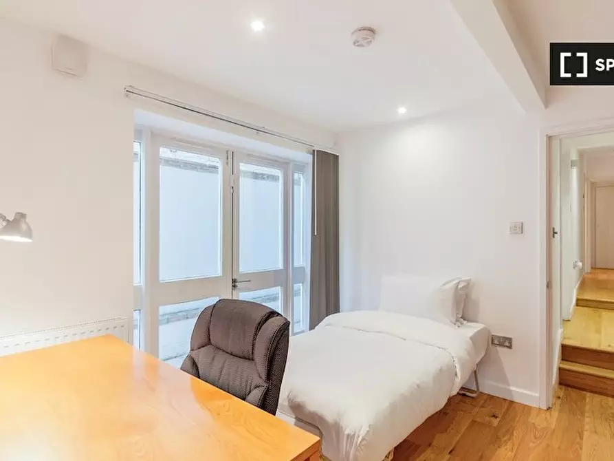 Immagine 17 di Appartamento in affitto  in Freegrove Rd a Islington