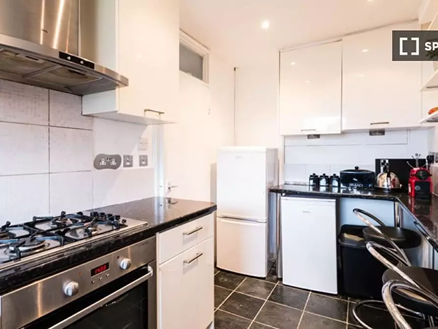 Immagine 5 di Camera condivisa in affitto  in Queensdale Crescent a Kensington