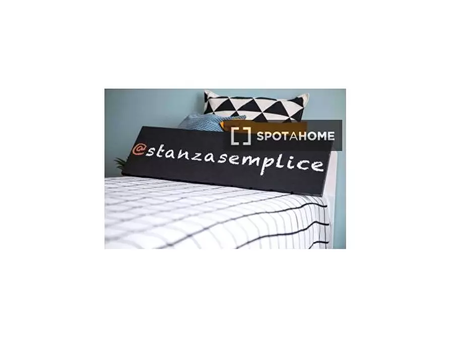 Immagine 4 di Camera condivisa in affitto  in MAGENTA /5 a Genova