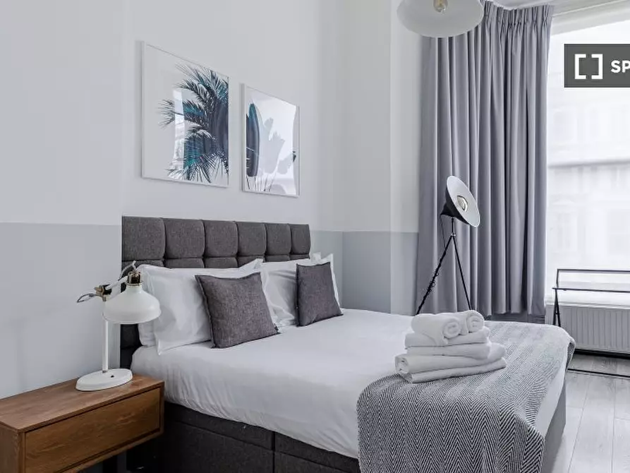 Immagine 3 di Appartamento in affitto  in Apartment a Kensington