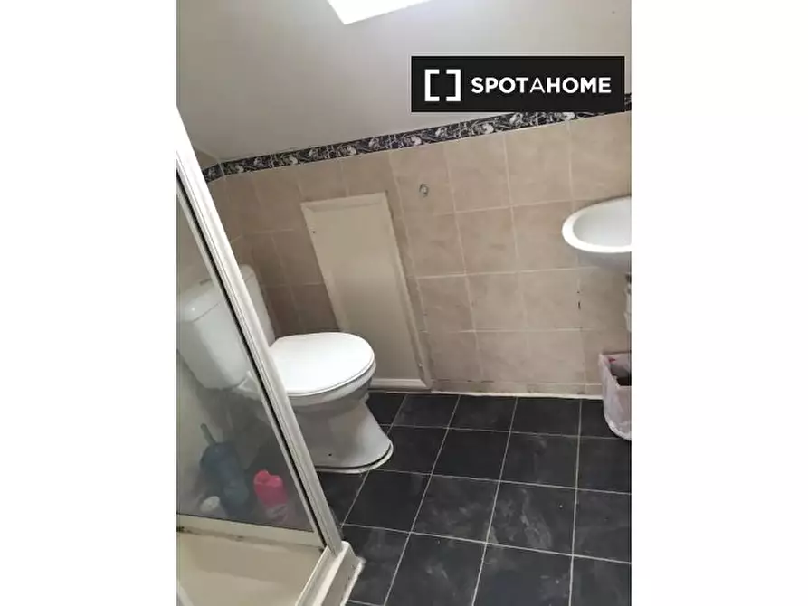 Immagine 17 di Camera condivisa in affitto  in Mill Ave a Hillingdon