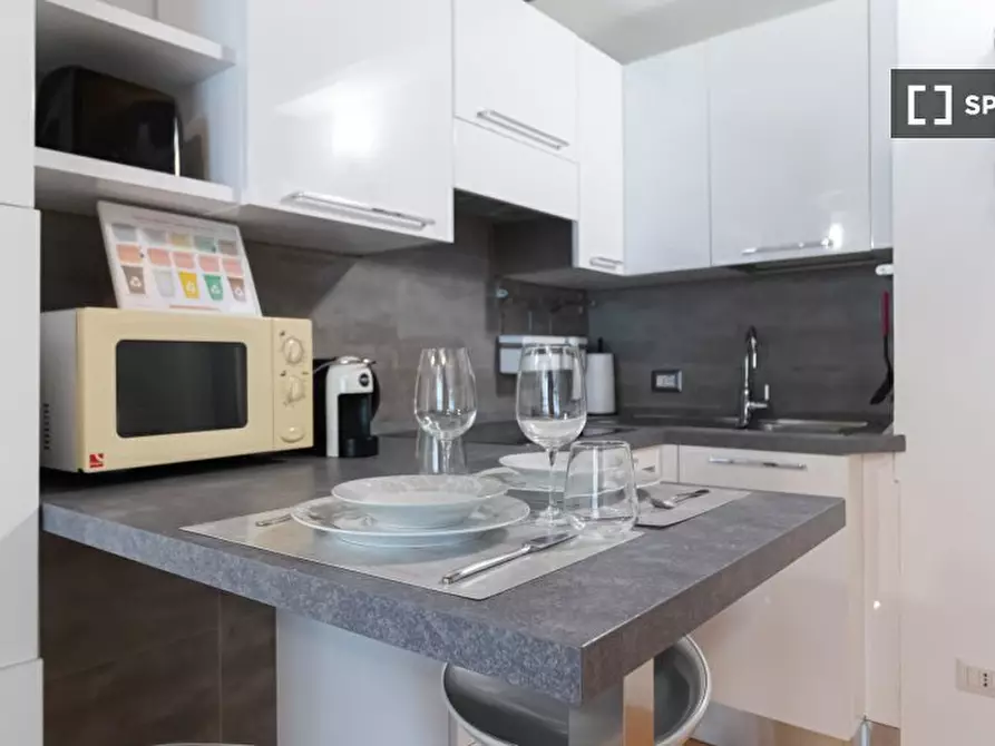 Immagine 11 di Appartamento in affitto  in Via Spezia a Milano