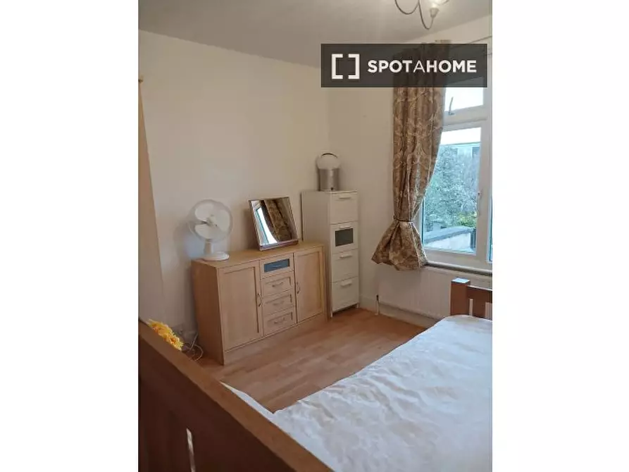 Immagine 2 di Camera condivisa in affitto  in Salisbury Ave a Barking