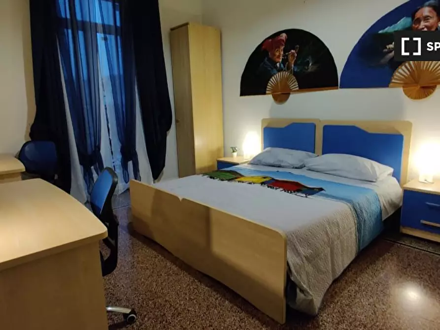 Immagine 14 di Camera condivisa in affitto  in Via Montevideo a Genova