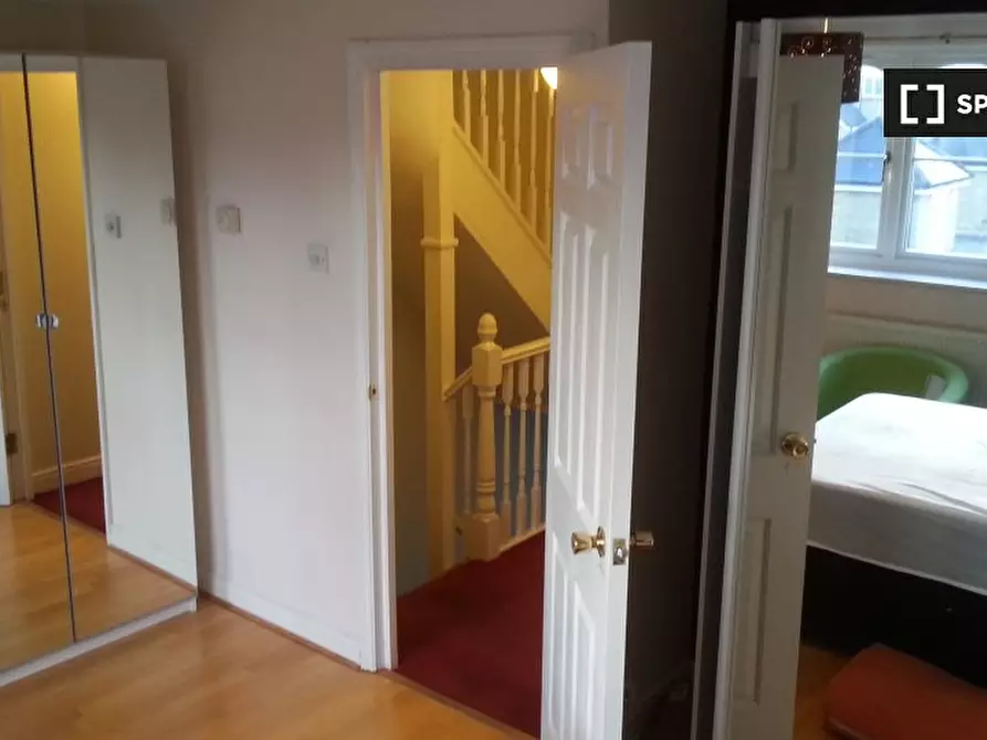 Immagine 1 di Camera condivisa in affitto  in Barnsdale Ave a Poplar