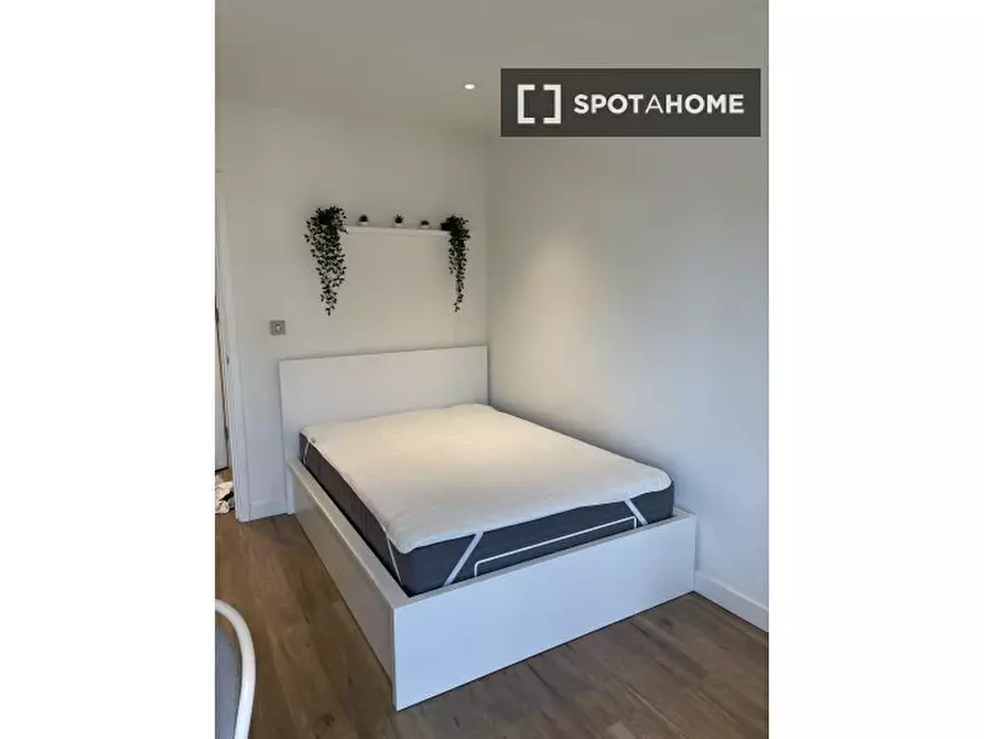 Immagine 1 di Camera condivisa in affitto  in Weaver Walk a Brent