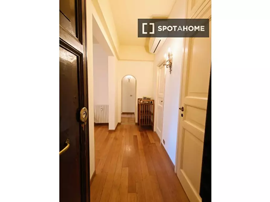 Immagine 3 di Appartamento in affitto  in Via di Sant'Andrea delle Fratte a Roma