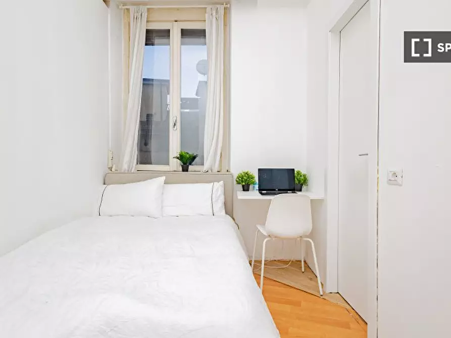 Immagine 1 di Camera condivisa in affitto  in Via Cesare Battisti a Milano