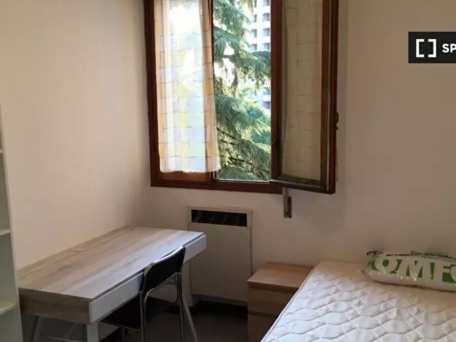 Immagine 1 di Camera condivisa in affitto  in Via Luigi Vestri a Bologna