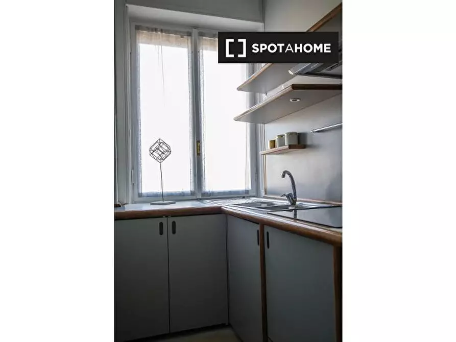 Immagine 2 di Appartamento in affitto  in Via dei Piatti a Milano