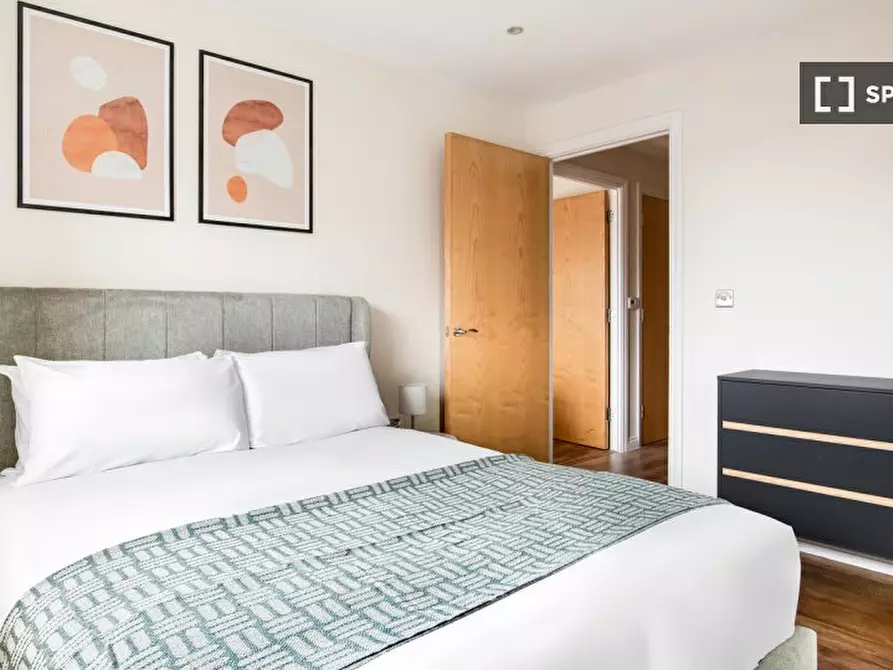 Immagine 13 di Appartamento in affitto  in Battersea Park Rd a Lambeth