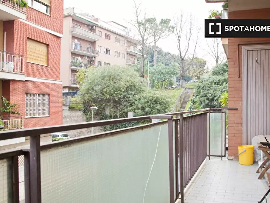 Immagine 3 di Camera condivisa in affitto  in Via Lero, 00144 Roma RM, Italy a Roma