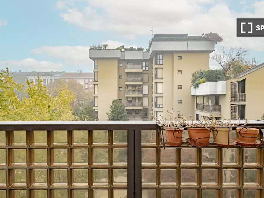 Immagine 10 di Camera condivisa in affitto  in Via Francesco Caracciolo a Milano