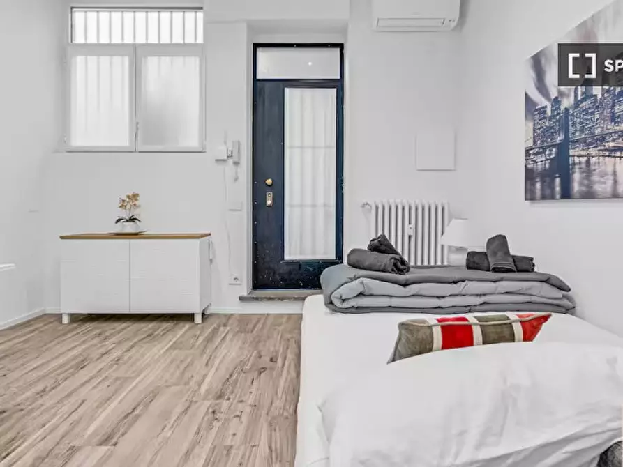 Immagine 10 di Ufficio in affitto  in Via Doberdò a Milano