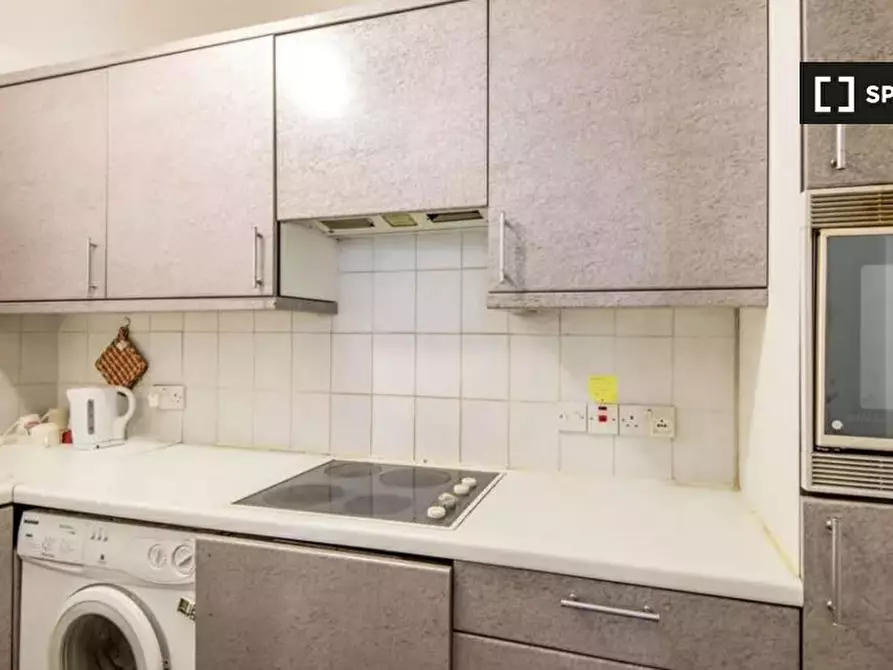 Immagine 4 di Camera condivisa in affitto  in Florin Court, Charterhouse Square a Islington