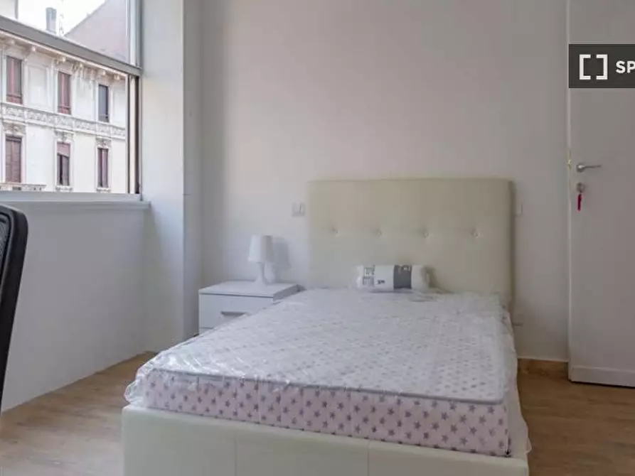 Immagine 1 di Camera condivisa in affitto  in VIA STRADIVARI a Milano