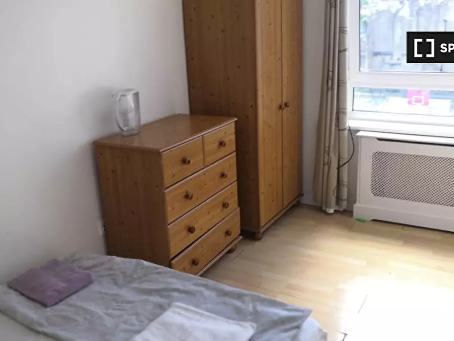 Immagine 2 di Camera condivisa in affitto  in Horton House, Field Rd, Hammersmith, London W 8HW, UK a Hammersmith