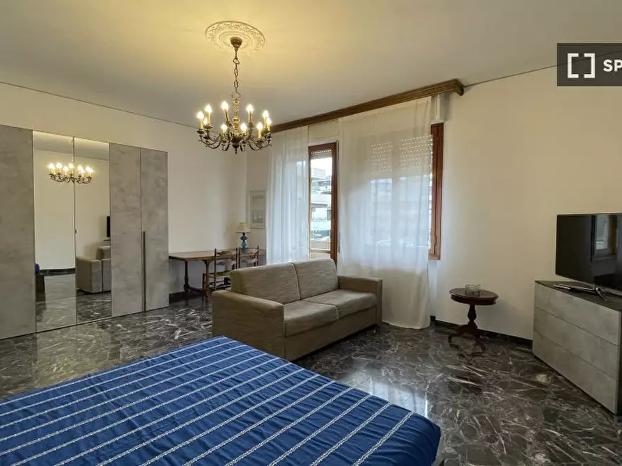 Immagine 18 di Camera condivisa in affitto  in Via Ugo Foscolo a Scandicci