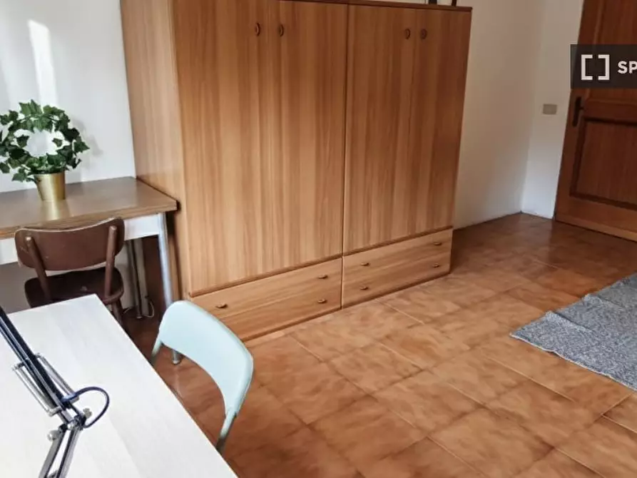 Immagine 3 di Camera condivisa in affitto  in Via Tiberio Imperatore, 00145 Roma RM, Italy a Roma