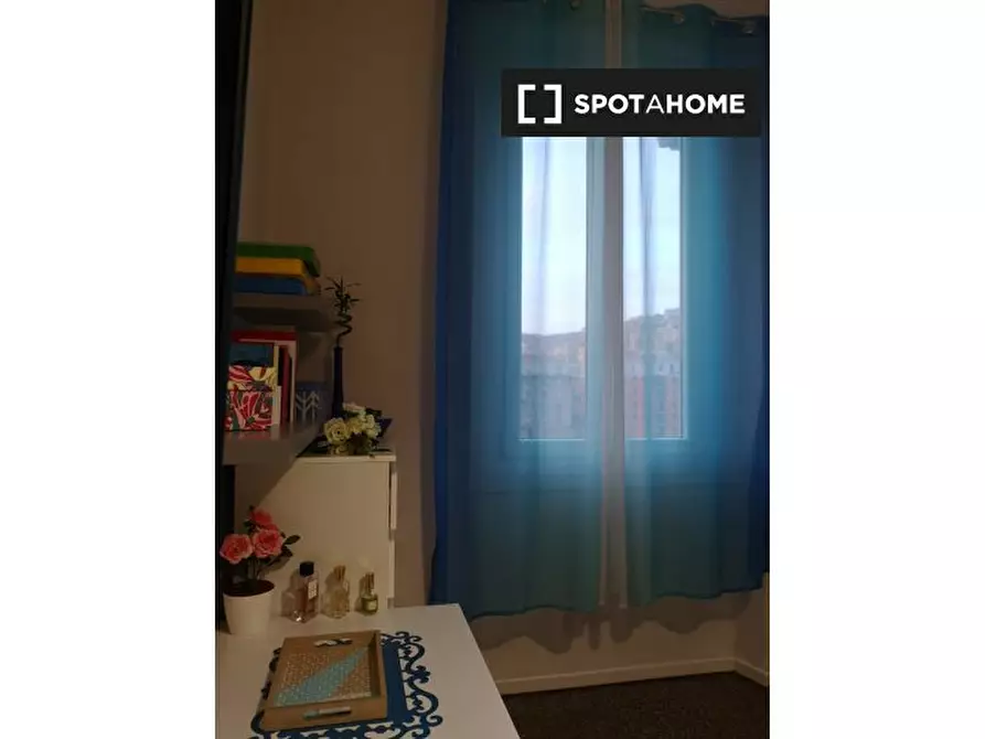 Immagine 1 di Camera condivisa in affitto  in Via Montevideo a Genova