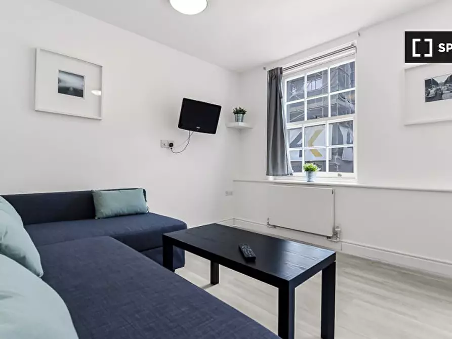 Immagine 2 di Appartamento in affitto  in Tottenham St a Camden Town