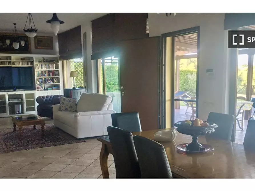 Immagine 17 di Appartamento in affitto  in Via Codette a Roma