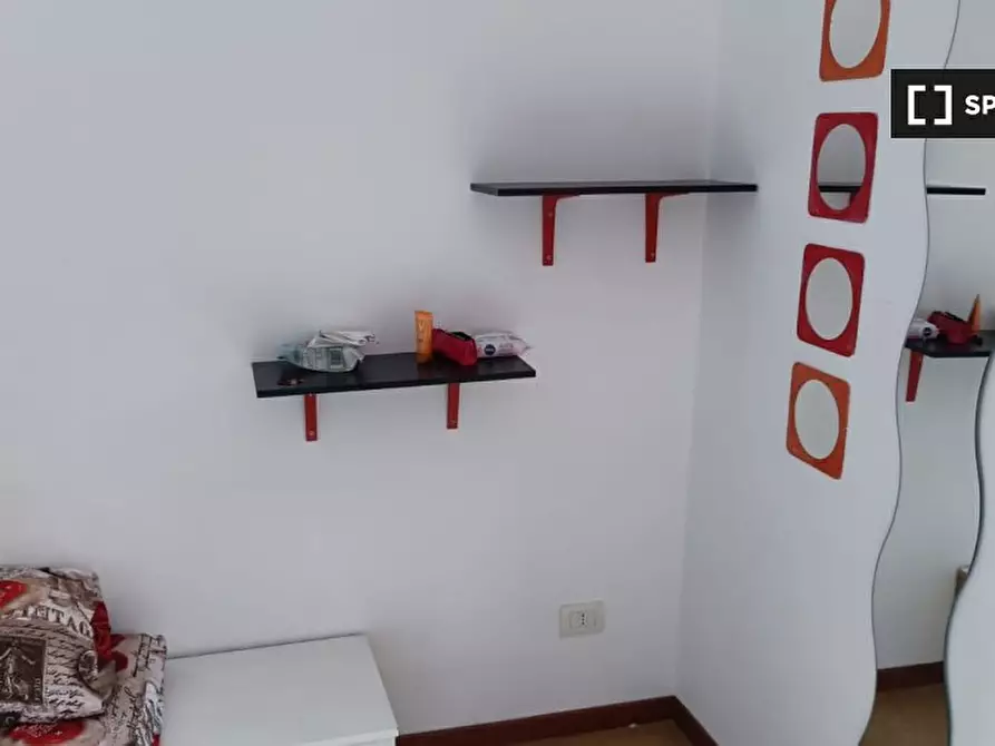 Immagine 4 di Camera condivisa in affitto  in Via Mirandola a Roma