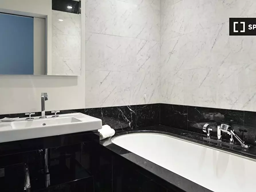 Immagine 8 di Appartamento in affitto  in Viale della Liberazione, 20124 Milano MI, Italy a Milano