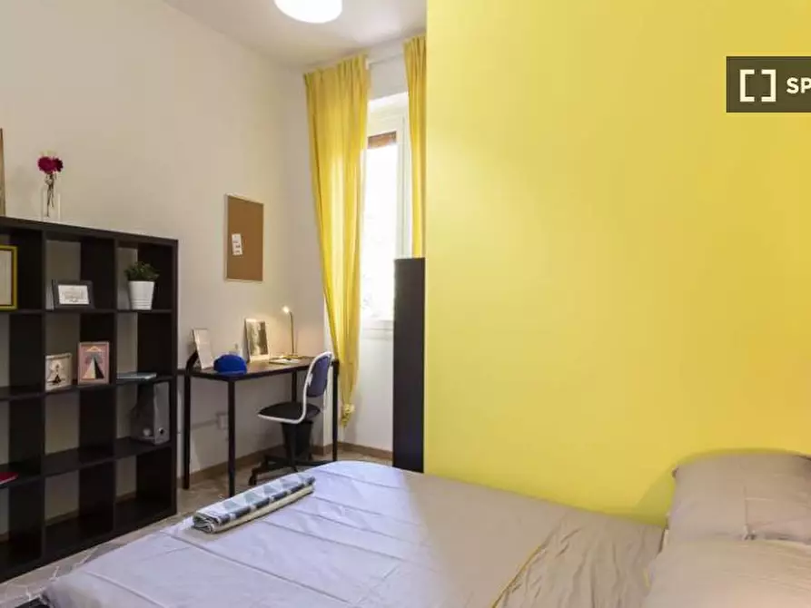 Immagine 1 di Camera condivisa in affitto  in Via Lorenteggio a Milano