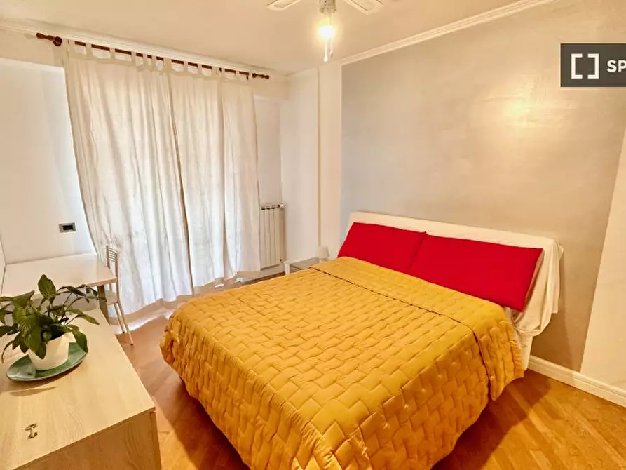 Immagine 2 di Camera condivisa in affitto  in Via Giuseppe Dessì a Roma