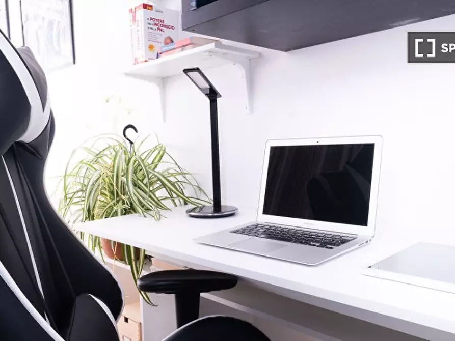 Immagine 2 di Camera condivisa in affitto  in Viale Papiniano a Milano