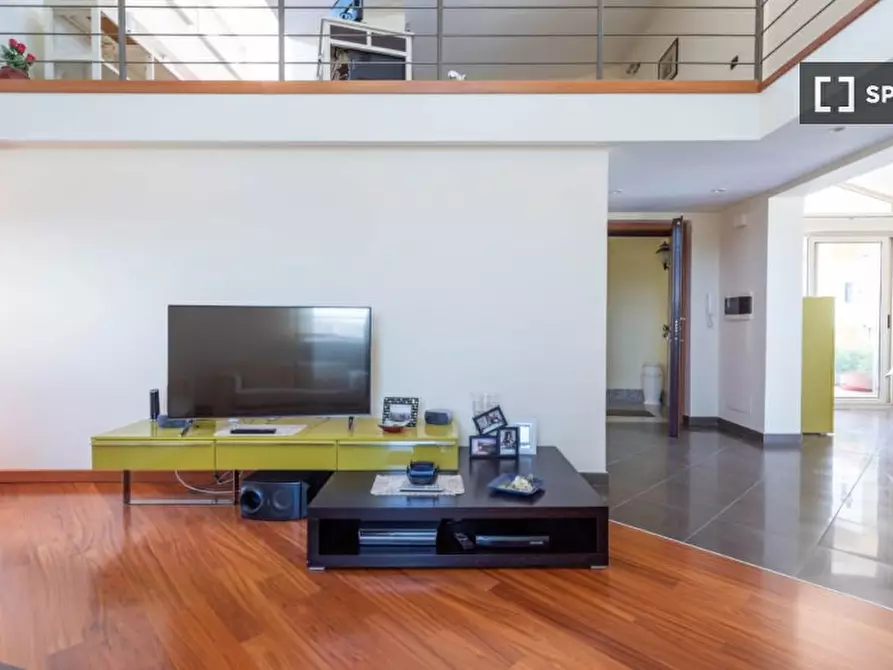 Immagine 12 di Camera condivisa in affitto  in Via Lentini a Roma