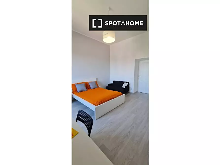Immagine 2 di Camera condivisa in affitto  in Via Ostiense a Roma